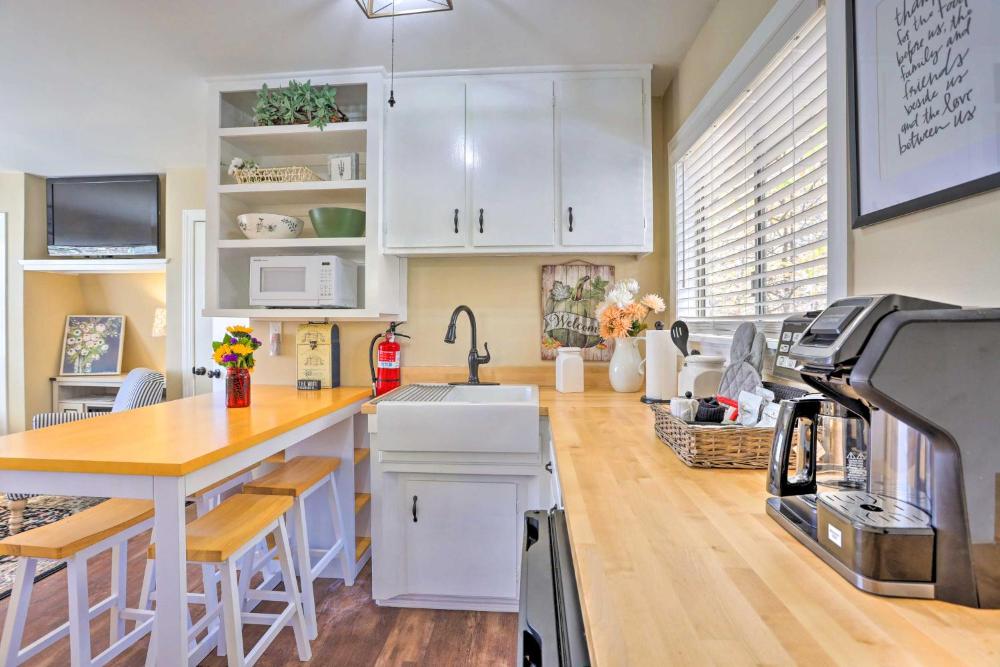Lake Arrowhead Studio Near Hiking with Hot Tub